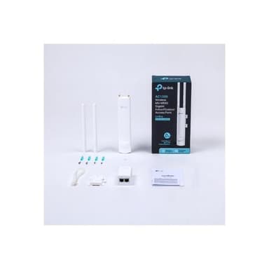 TP-LINK Omada AC1200 Indoor/Outdoor Dual-Band Wi-Fi Access Point