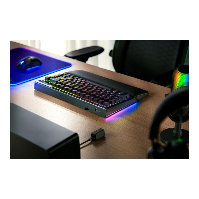 RAZER BlackWidow V4 Pro - Tastatur - 75% - mit OLED-Display, Befehlswähler